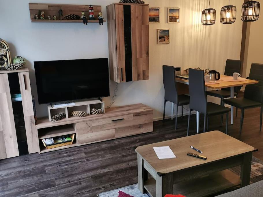 Wohnen Direkt Am Uferpark Mit Grossem Balkon Und Seeblick FDH Dış mekan fotoğraf